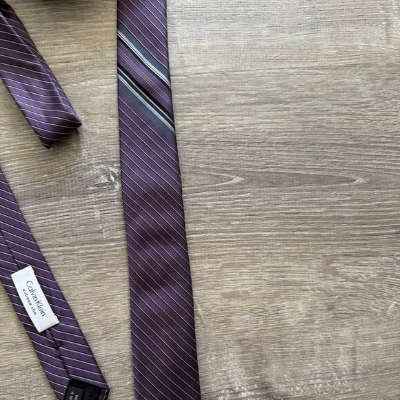 Calvin Klein Men’s Purple Extreme Slim 100% Silk Tie with Stripe Accents - Picture 5 of 6